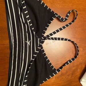 Old Navy Active L black and white sports bra